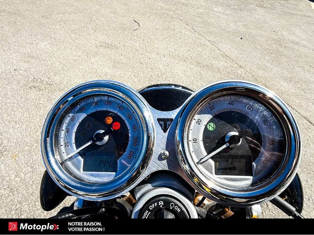 Triumph Thruxton Rs 2022 alt