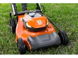 2026 Husqvarna Le322r Rear Drive Mower alt