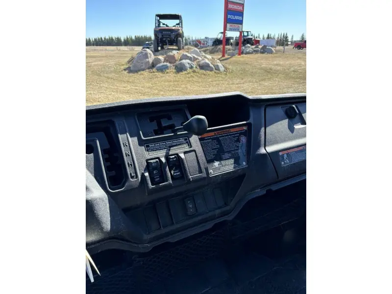 2025 Honda Pioneer 1000-5P DLX thumbnail 10
