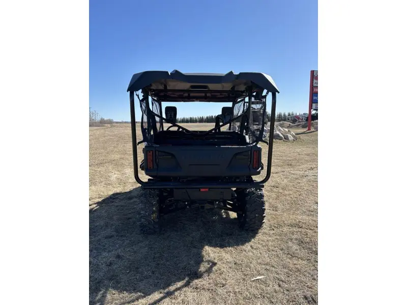 2025 Honda Pioneer 1000-5P DLX thumbnail 4
