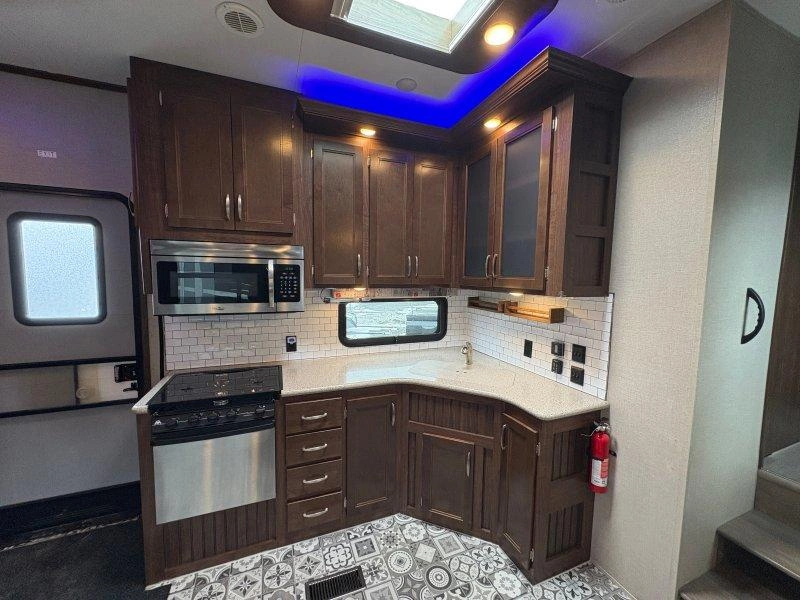 Keystone Rv Montana 380th 2018 alt