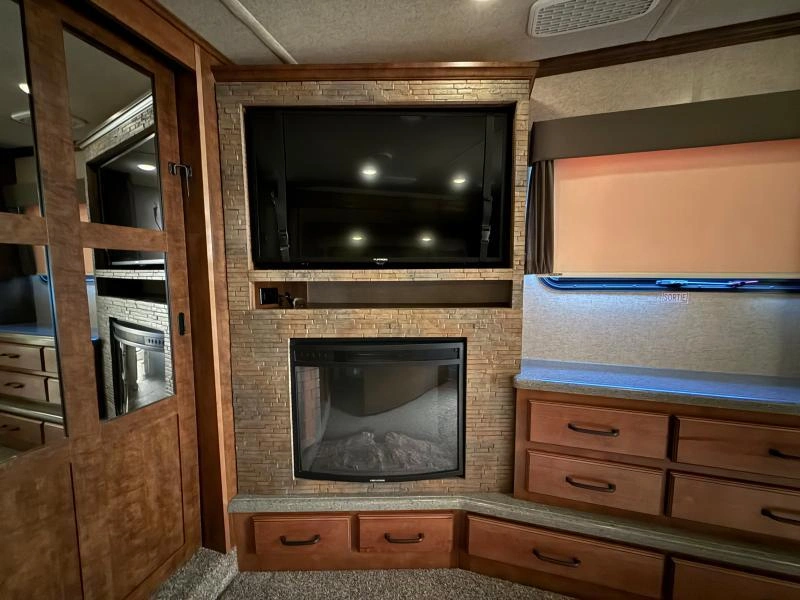 Heartland Big Country 3560s 2018 alt