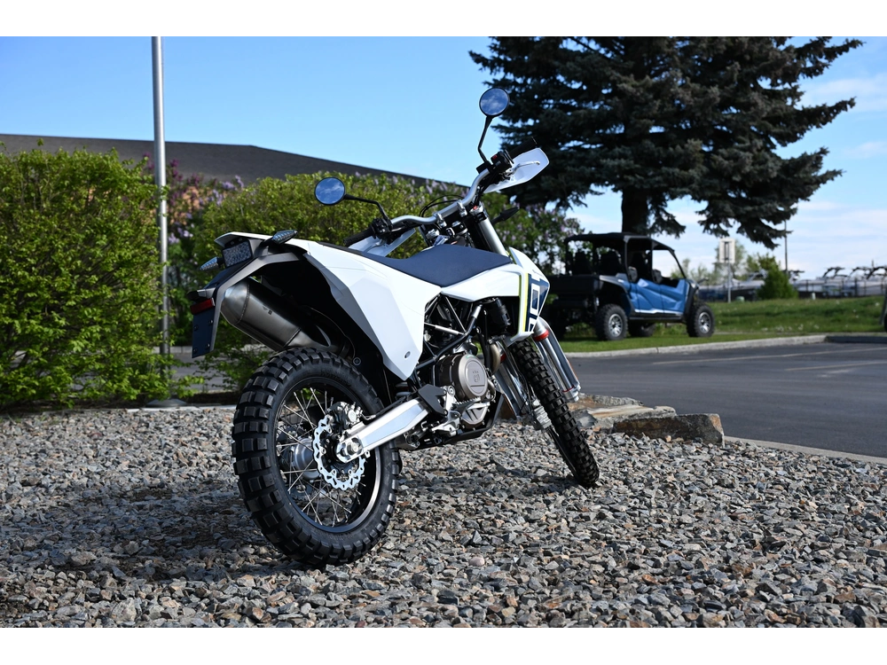 2027 Husqvarna 701 Enduro alt