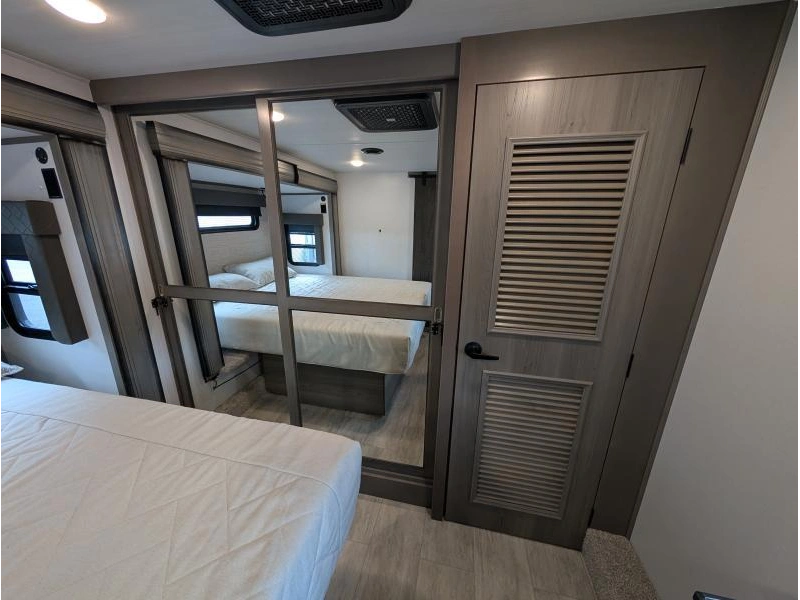 Keystone Rv Montana 3857br 2023 alt