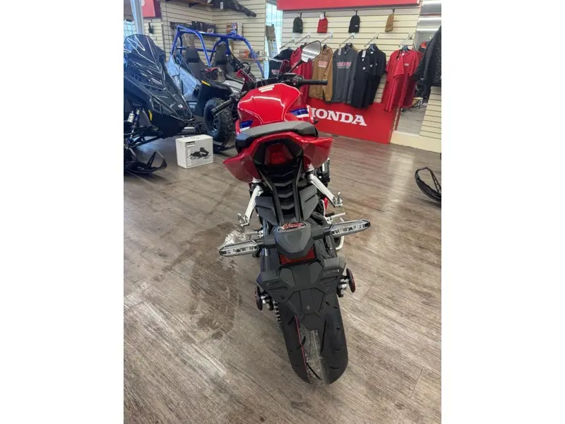 2026 Honda CBR650R E-Clutch ABS thumbnail 4