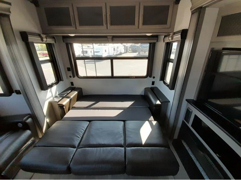 Keystone Rv Montana 3855br 2021 alt