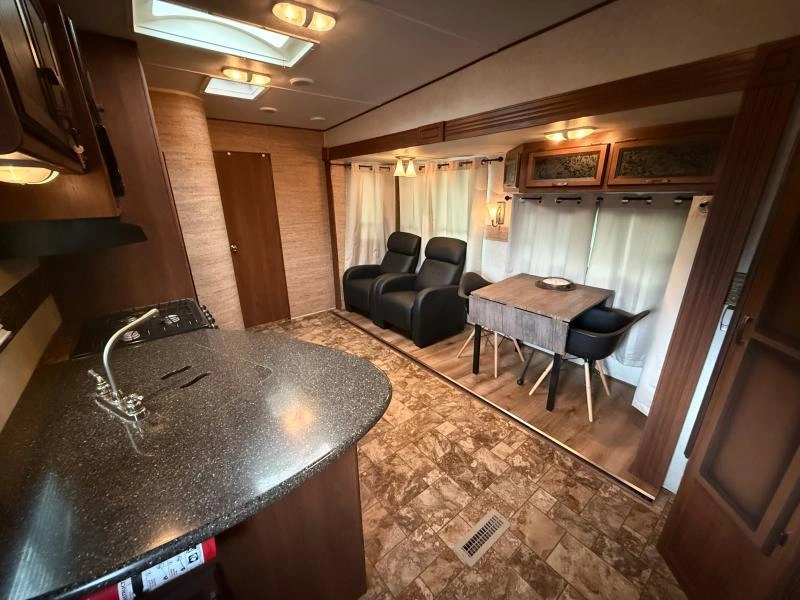 Crossroads Zinger 290bh 2013 alt