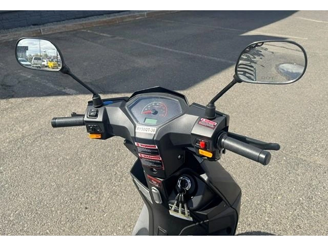 2023 Equinox Taxi 50 alt