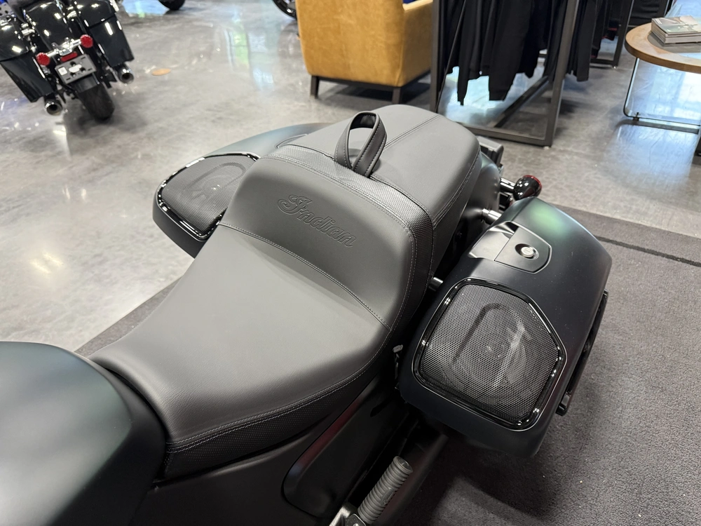 2026 Indian Motorcycle Challenger 112 Dark Horse® With Powerband Audio alt