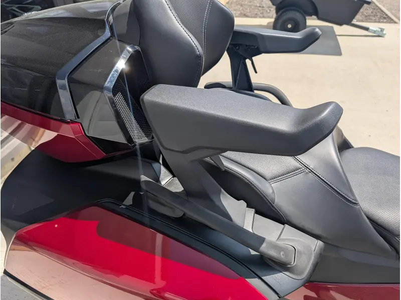 2024 Can-Am SPYDER RT LIMITED thumbnail 6