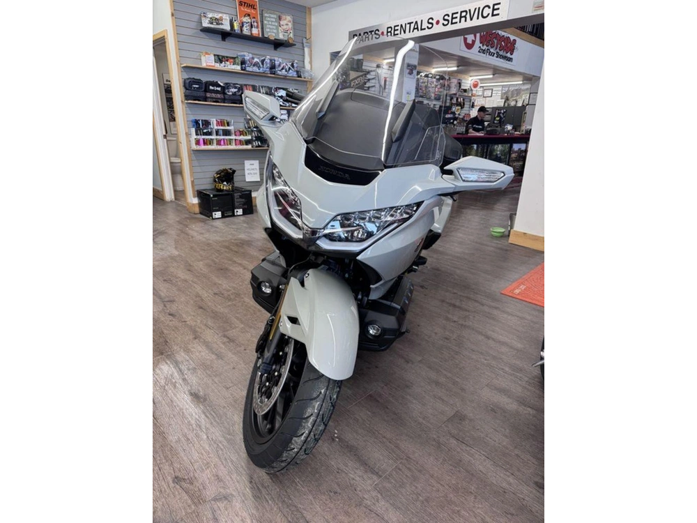2026 Honda Gold Wing Tour alt