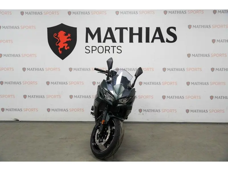 2025 Kawasaki Ninja 650 thumbnail 3