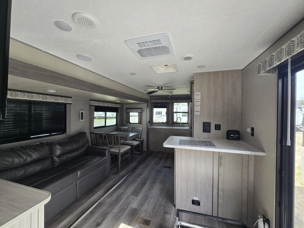 Coachmen Catalina 39fkts 2023 alt