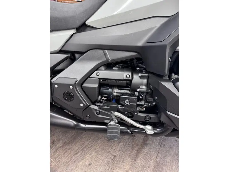 2026 Honda Gold Wing Tour thumbnail 10