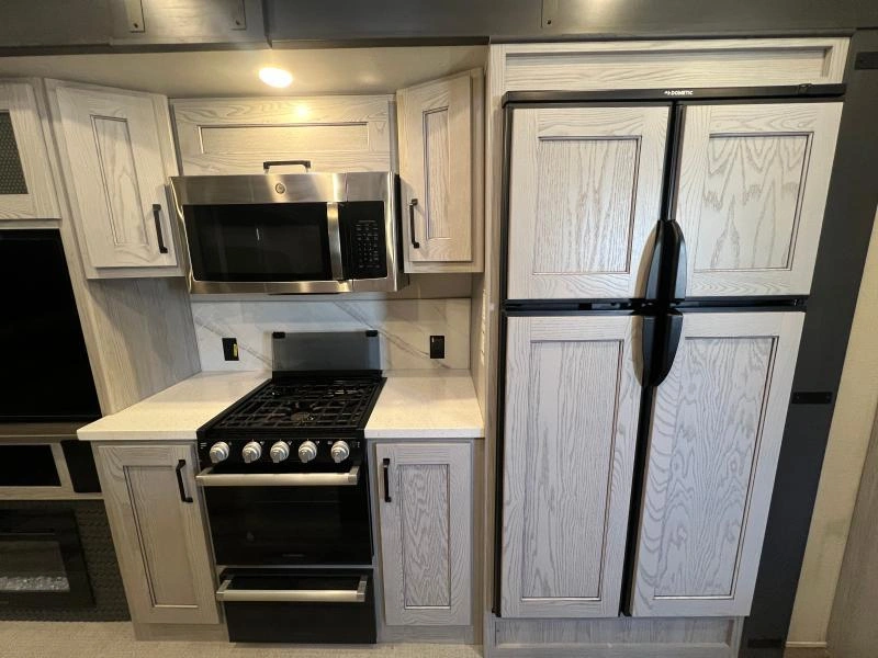 Keystone Rv Montana 295rl 2023 alt