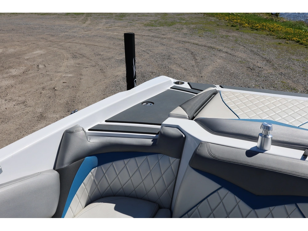 2013 Tige Boats Rzr alt