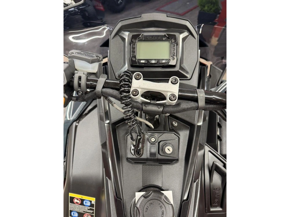 2026 Polaris Prostar S4 Indy Xc 137 Gloss Black / Blue Dusk alt