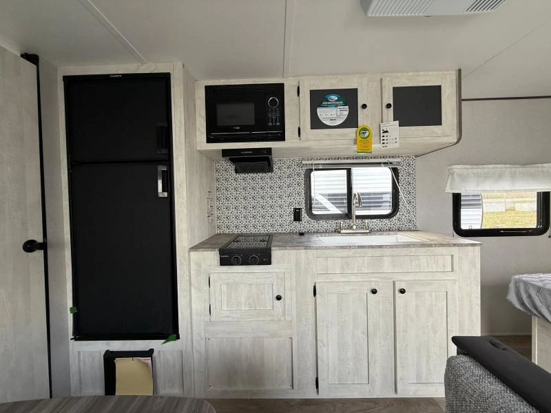 Forest River Shasta 18fq 2024 alt