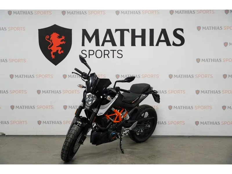 2016 KTM 390 DUKE thumbnail 4