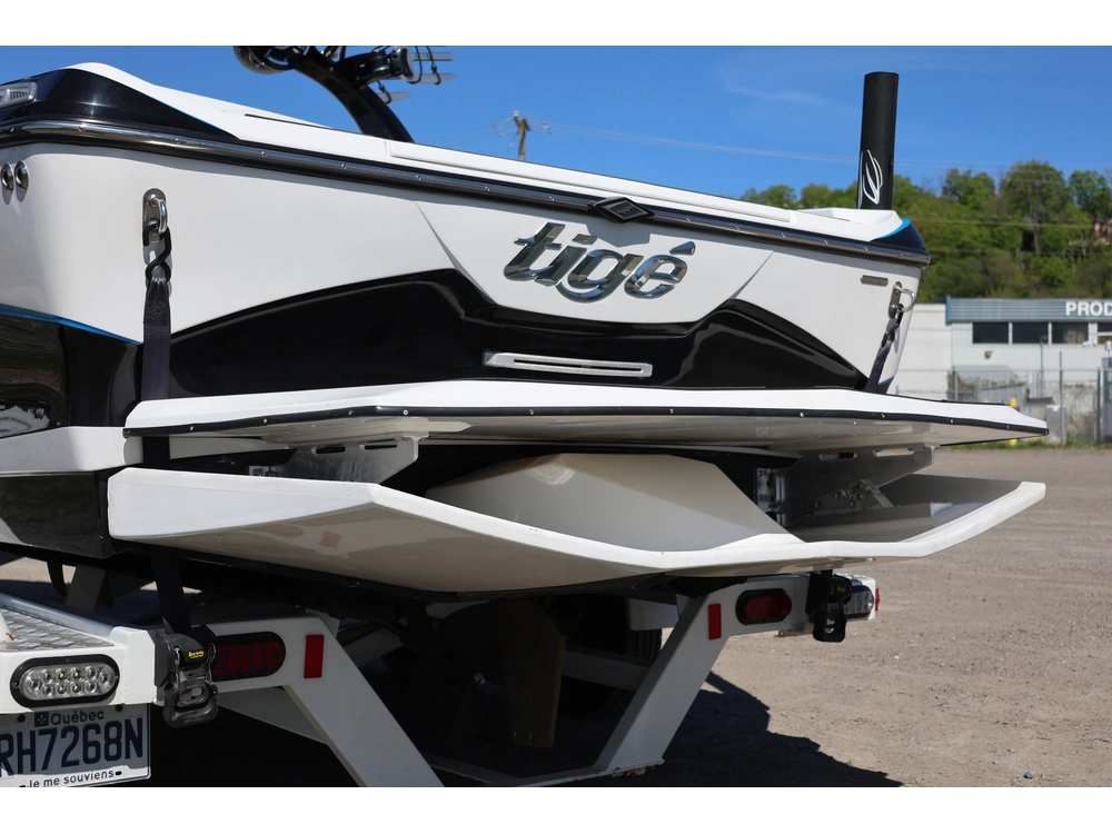 2013 Tige Boats Rzr alt
