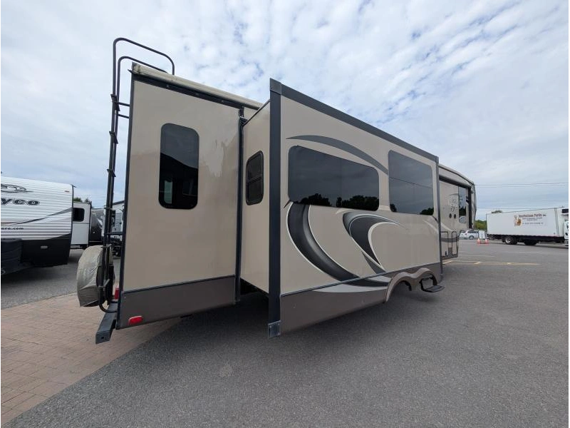 Heartland Gateway 3200rs 2015 alt