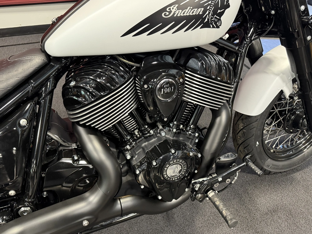 2026 Indian Motorcycle Chief Bobber Dark Horse alt