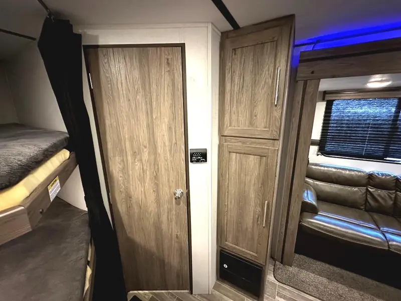 2020 Crossroads RV 280BH ZINGER thumbnail 14