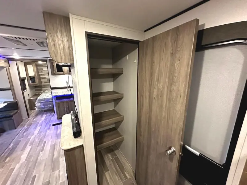 2020 Crossroads RV 280BH ZINGER thumbnail 20