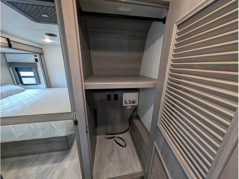 Keystone Rv Montana 3857br 2023 alt