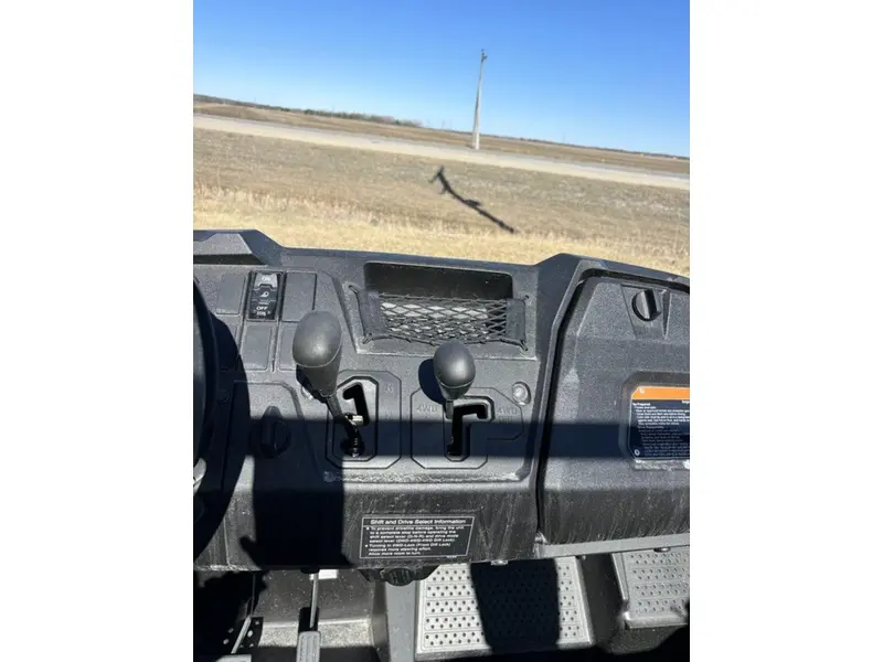 2025 Honda Pioneer 700-4P DLX thumbnail 9
