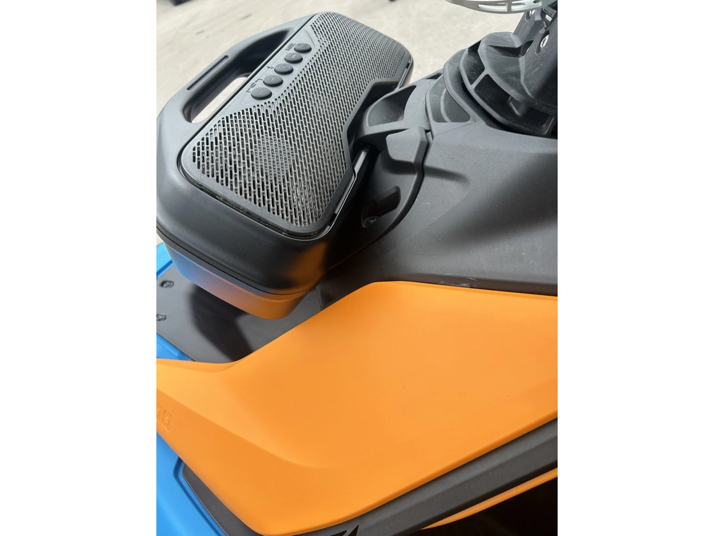 2026 Sea-doo Spark™ 1up Trixx 90 (sound System) alt