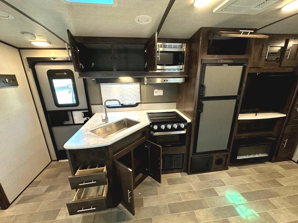 2020 Cruiser Rv Embrace El275 alt