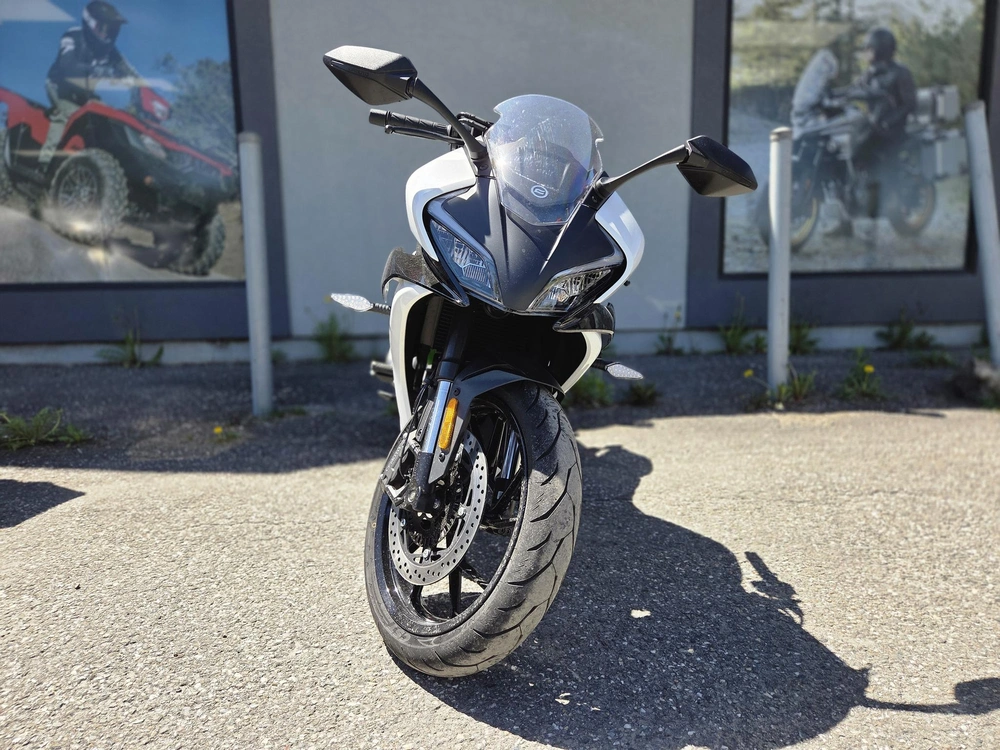 Cfmoto 300ss 2025 alt