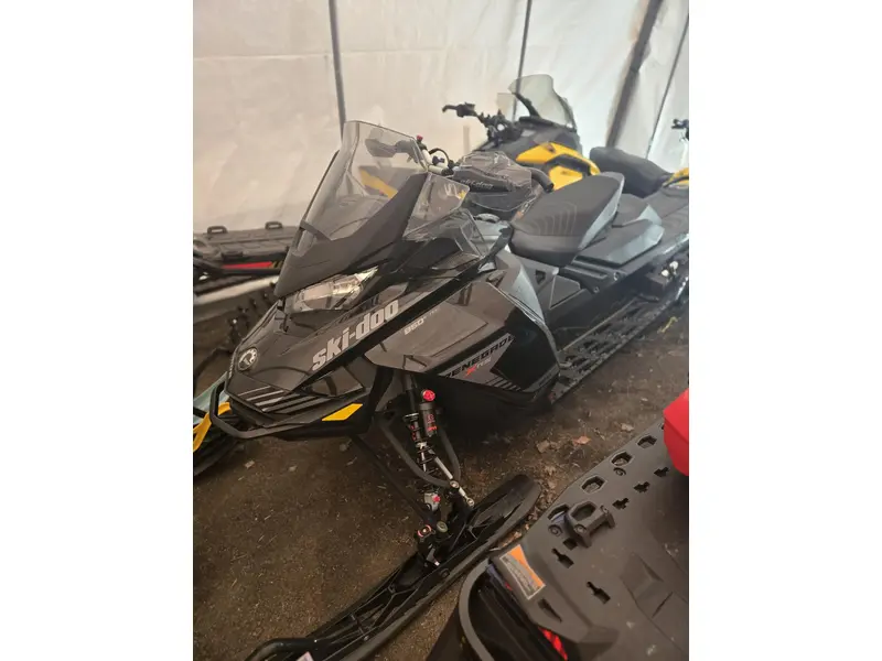 2019 Ski-Doo SM RENEGADE XRS 850 ETEC-E IC-Q B/B/B 19 850 E-TEC®