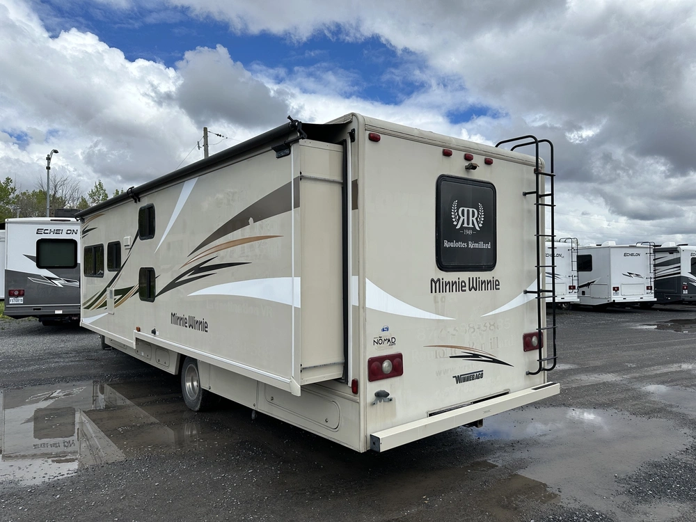 2018 Winnebago Minnie Winnie 31g alt