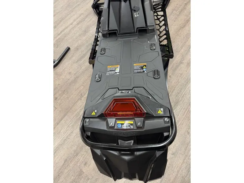 Polaris ProStar S4 INDY SP 137 Gloss Black 2026
