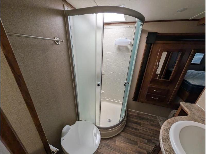 Coachmen Chaparral 29rls 2016 alt
