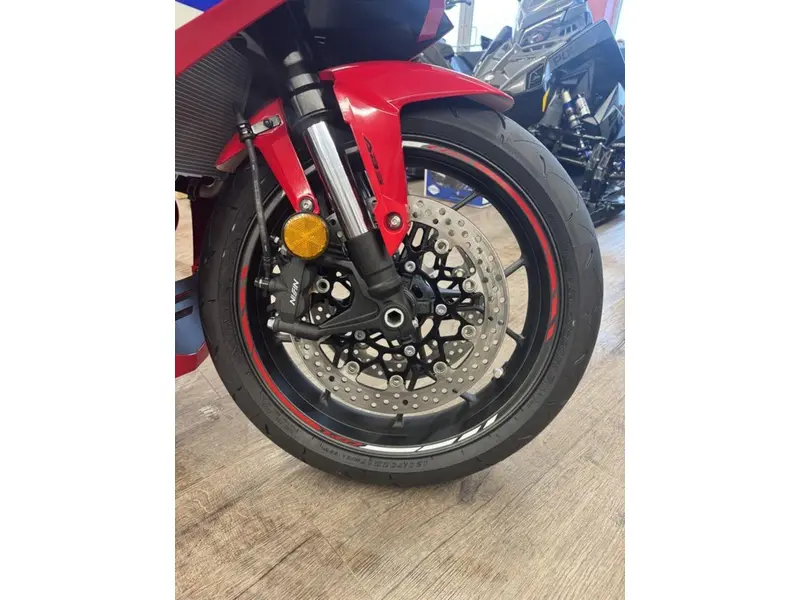2026 Honda CBR650R E-Clutch ABS thumbnail 8