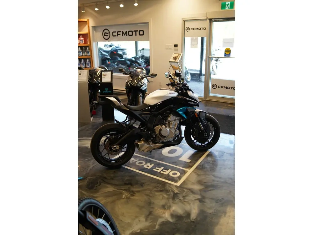Cfmoto 675 Nk 2026 alt