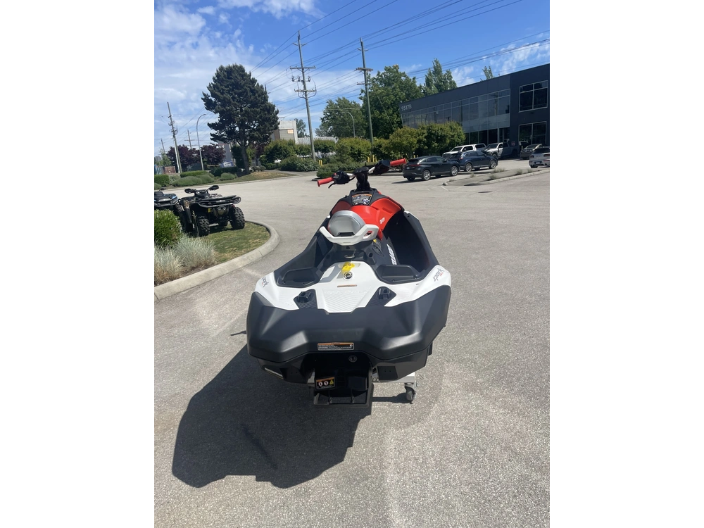 2026 Sea-doo Spark™ 3up Trixx 90 alt