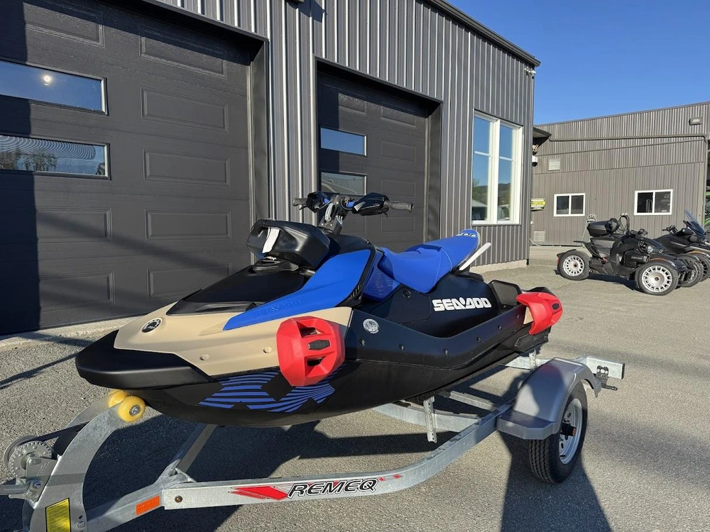 Sea-doo Spark Trixx 3up Audio 2025 alt