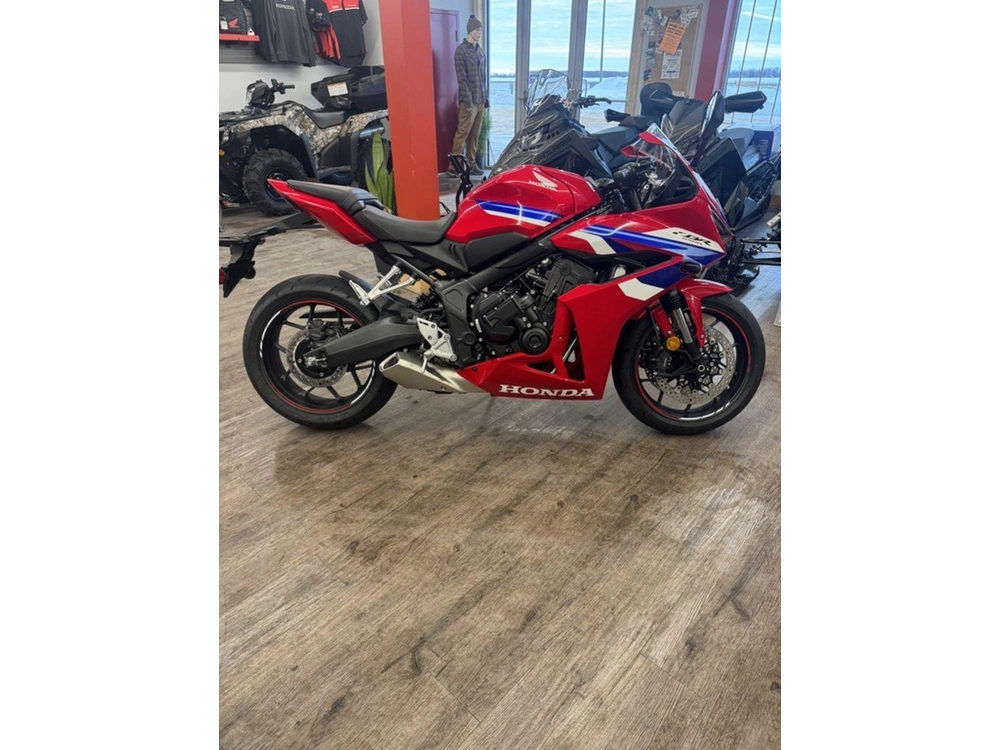 2026 Honda Cbr650r E-clutch Abs alt