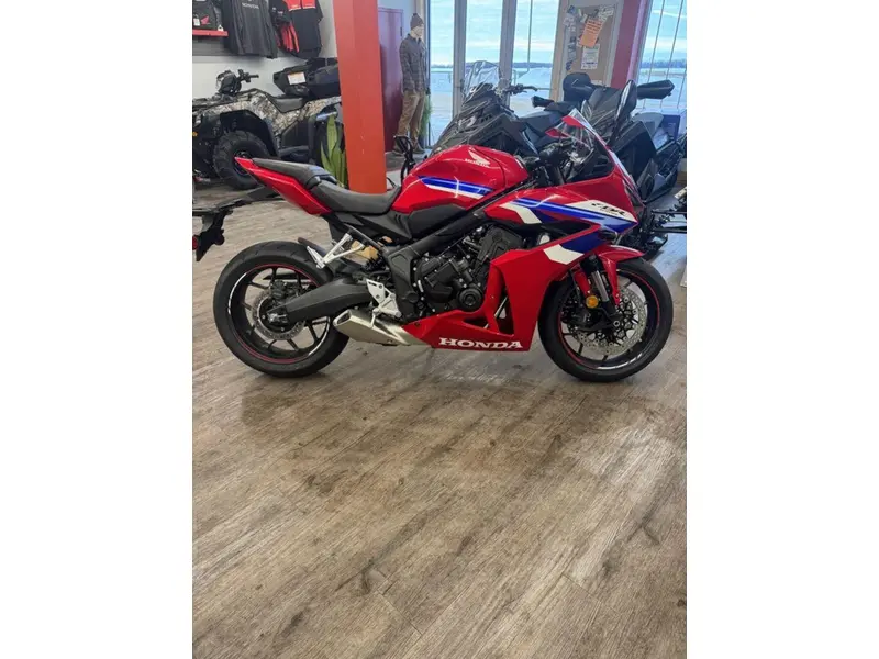 2026 Honda CBR650R E-Clutch ABS
