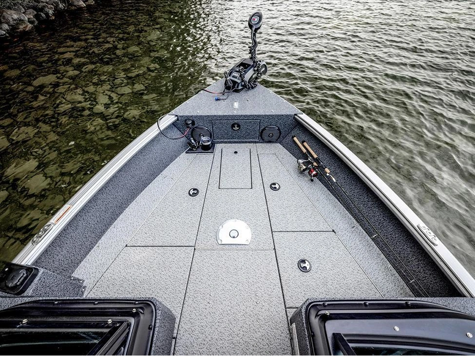 2025 Lund Boat Co 1775 Impact Xs alt