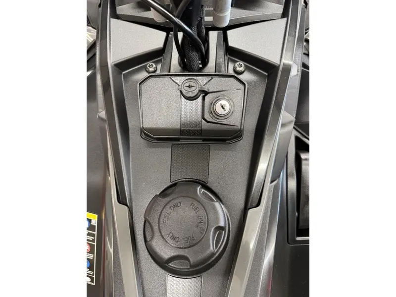 Polaris Boost Indy VR1 137 Shadow Gray / Gloss Black 2025