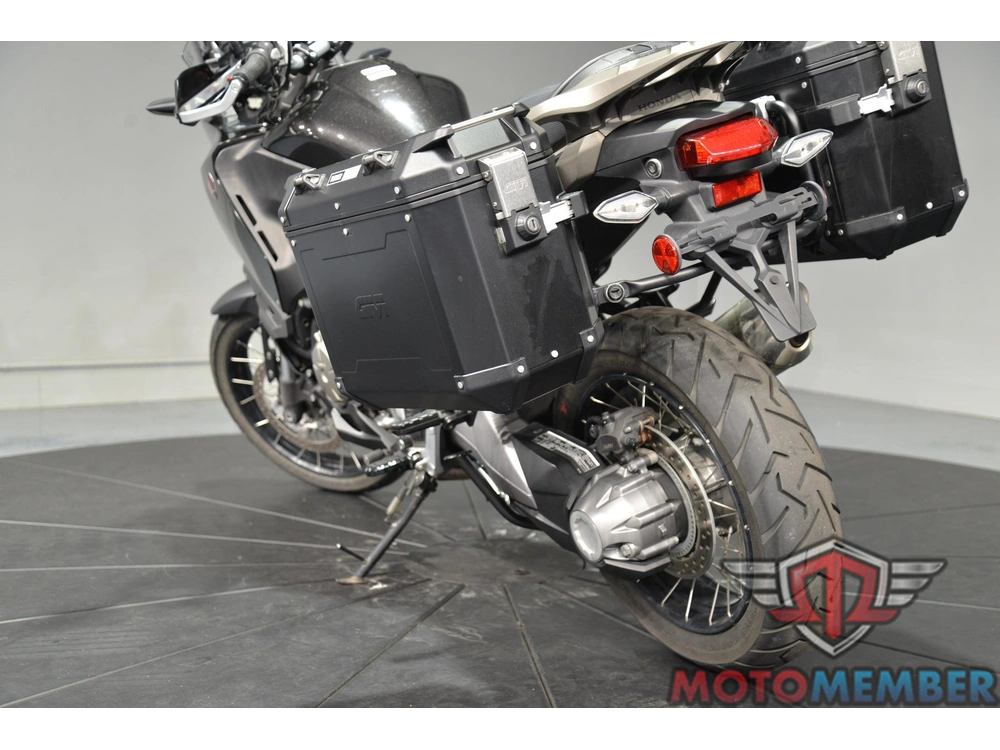 2016 Honda Vfr1200x alt