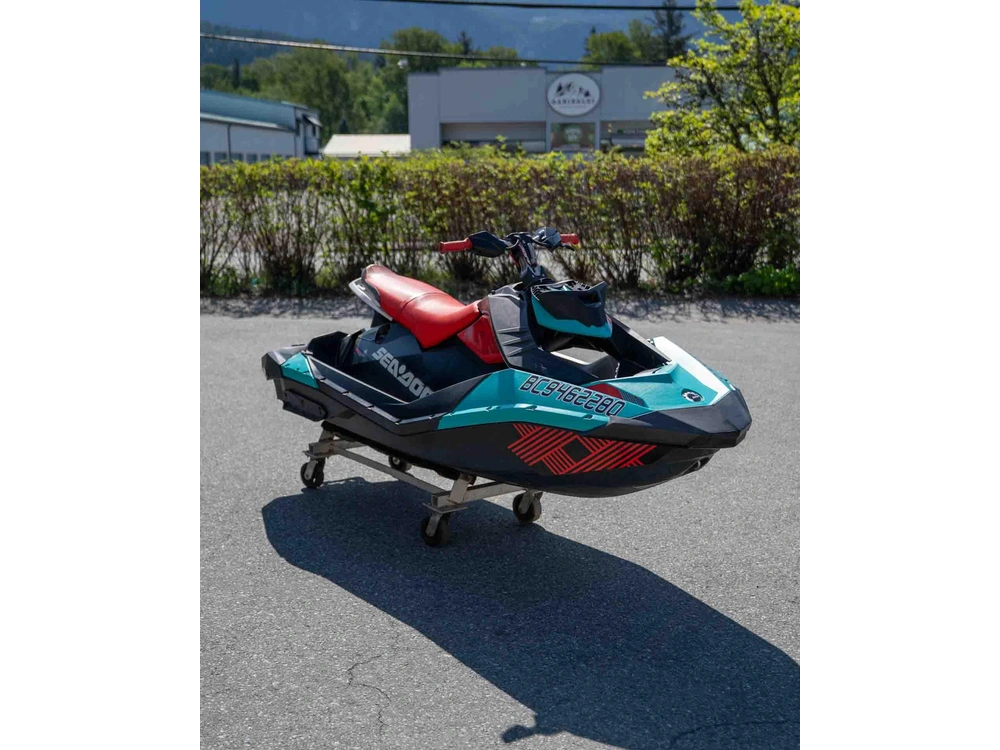 2018 Sea-doo Spark Trixx 3up Ibr Teal/red alt