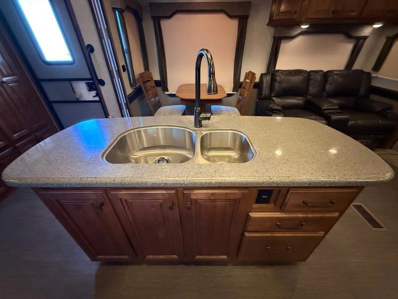 Heartland Big Country 3560s 2018 alt