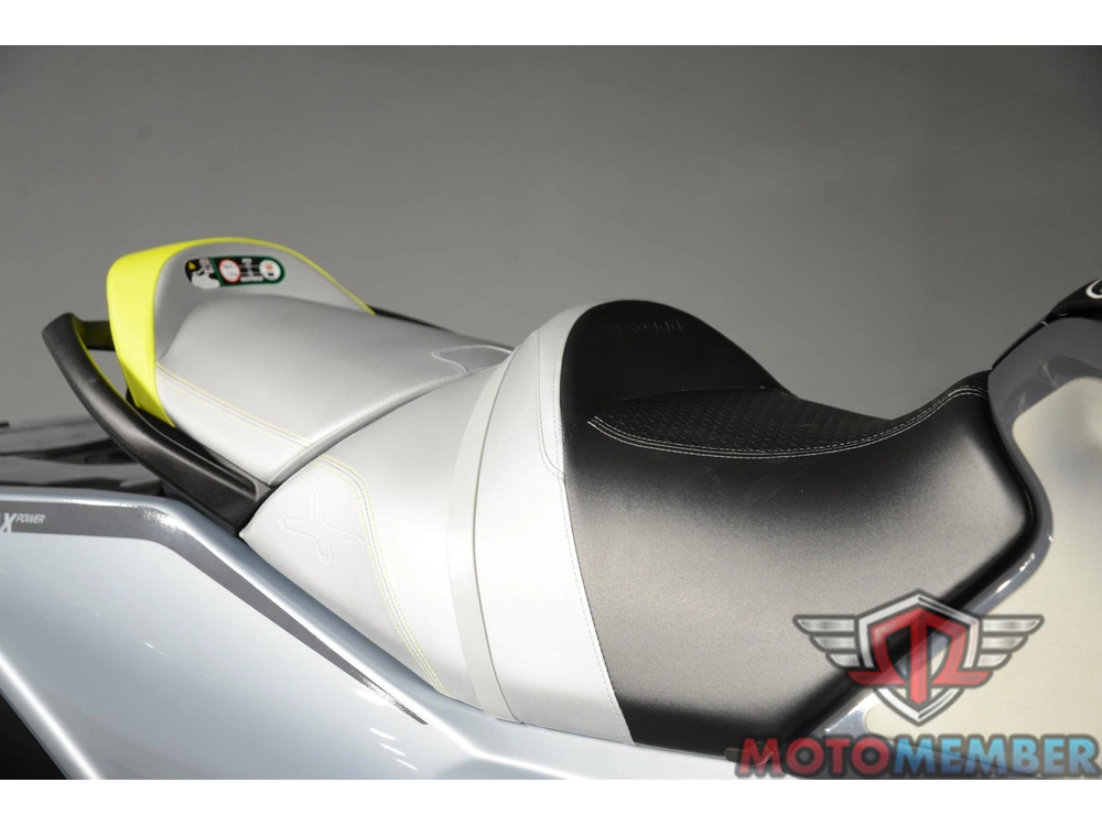2024 Sea-doo Rxt-x™ 325 Ice Metal / Manta Green alt