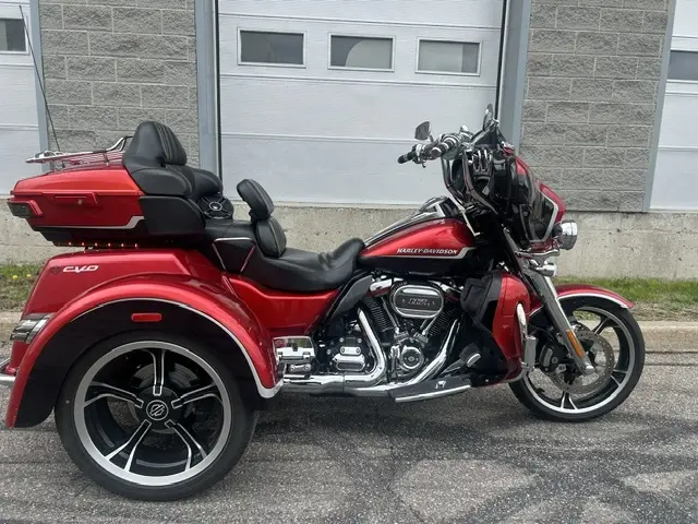 2021 Harley-Davidson Tri Glide Ultra FLHTCUTGSE thumbnail 8